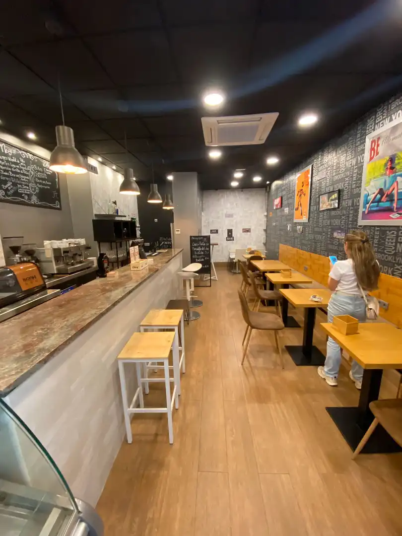 Business premises for sale in Carrer del Camp, imagen 2