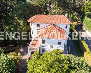 Vista exterior de Casa o xalet en venda en Gijón  amb Calefacció, Jardí privat i Terrassa