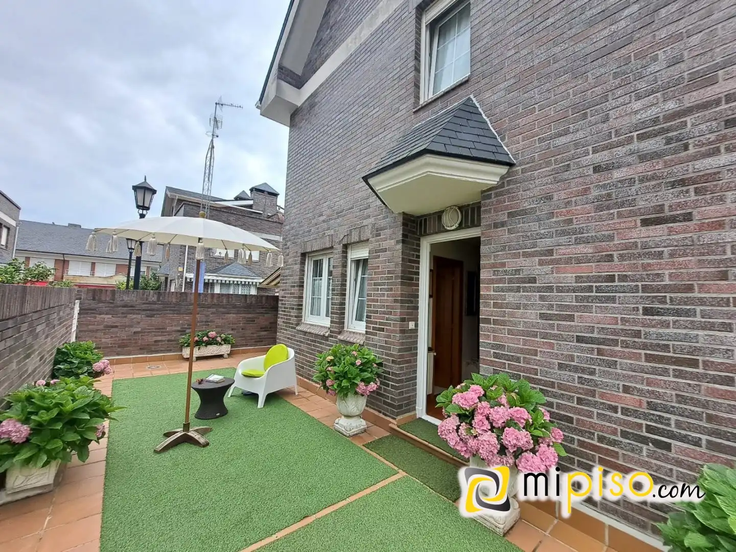 Garden of Detached homes for sale in Laredo  with Heating, Terrace and Swimming Pool