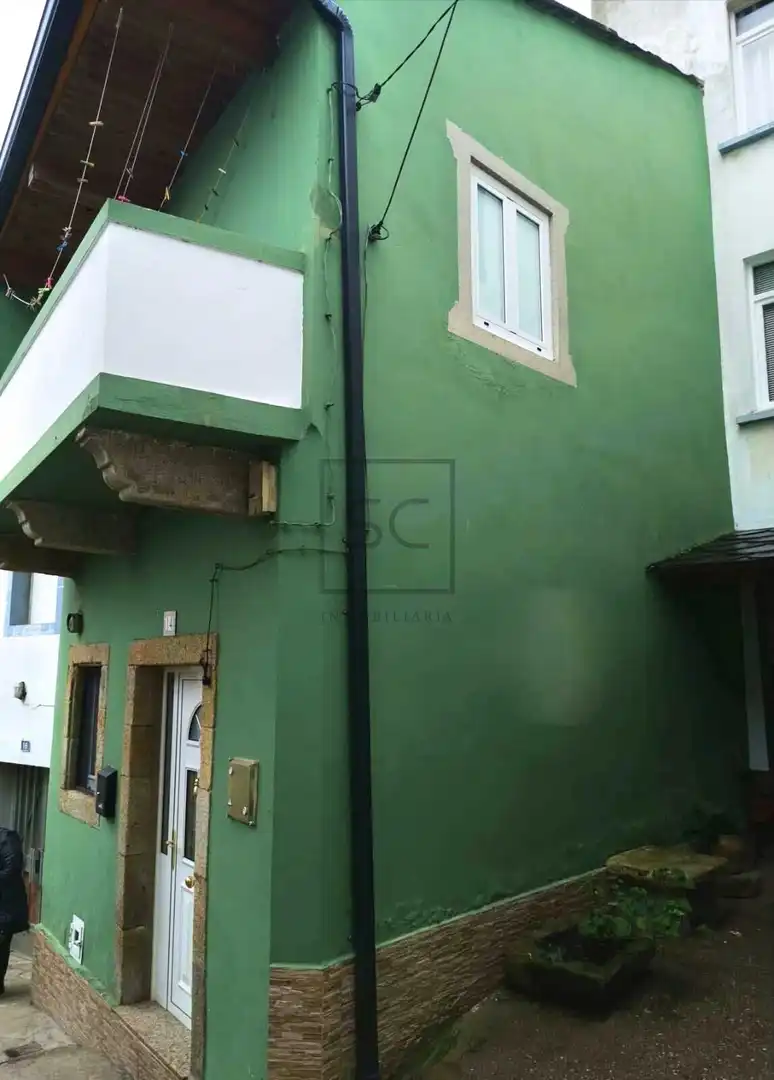 Vista exterior de Casa adosada en venda en Mañón amb Moblat i Balcó