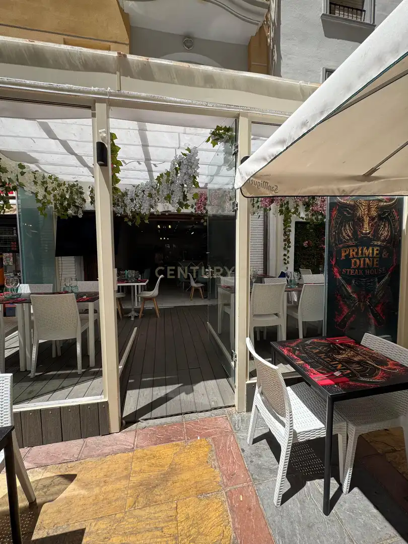 Terraza de Local en traspaso en Fuengirola con Aire acondicionado
