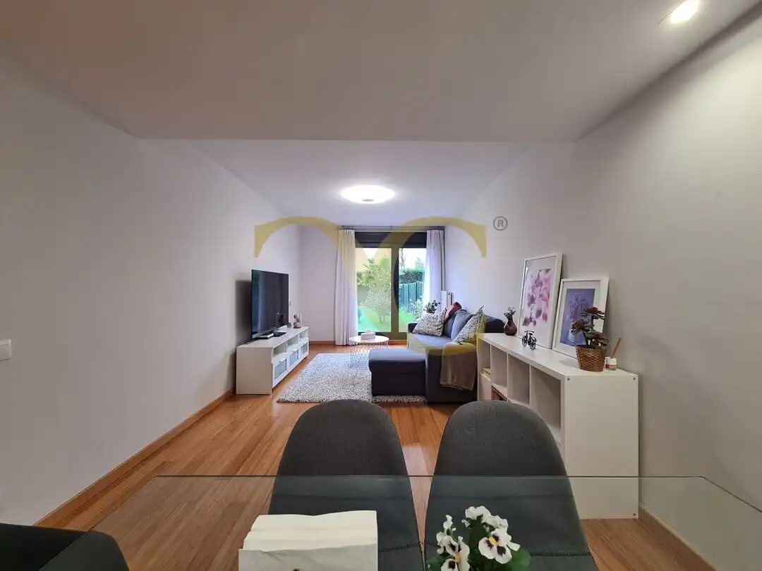 Wohnzimmer von Wohnung zum Verkauf in Oviedo  mit Heizung, Privatgarten und Terrasse