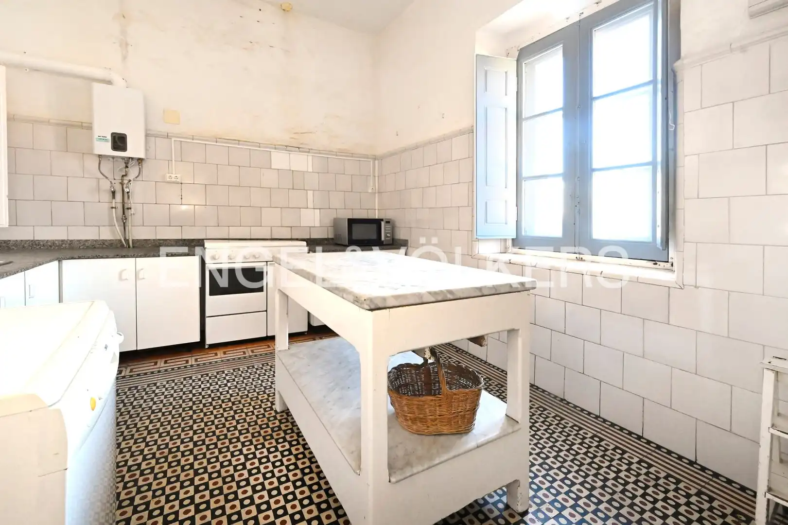 Cocina de Casa o chalet en venta en Laredo con Calefacción, Jardín privado y Trastero