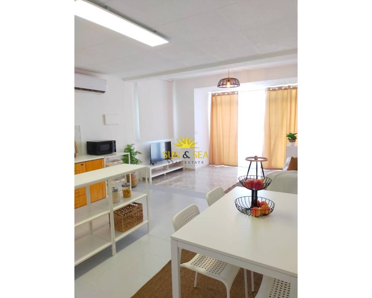 Sala d'estar de Casa o xalet de lloguer en Torrevieja amb Aire condicionat, Calefacció i Moblat