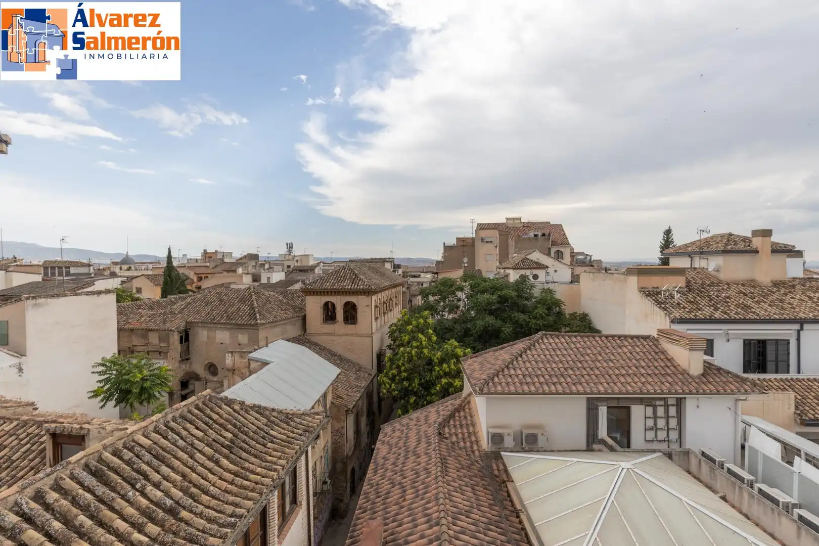 Vista exterior de Ático en venta en Granada