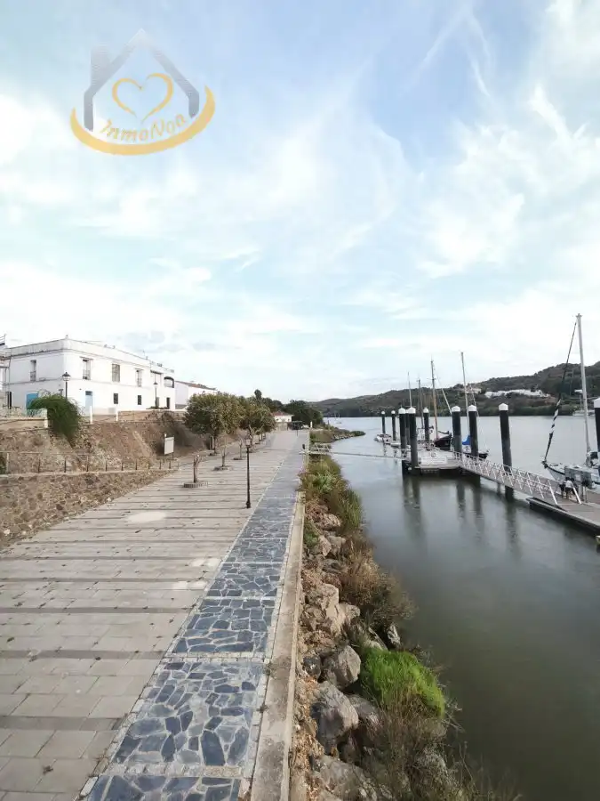 Vista exterior de Residencial en venta en Sanlúcar de Guadiana