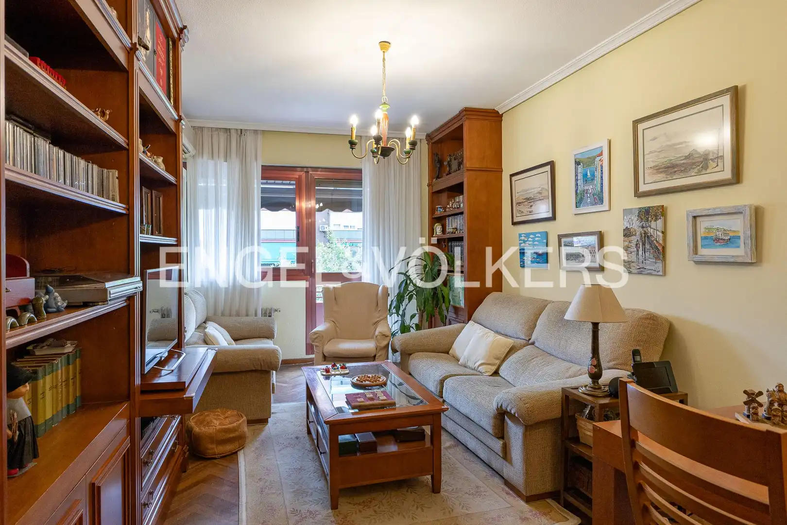 Sala d'estar de Pis en venda en Madrid amb Aire condicionat, Calefacció i Parquet
