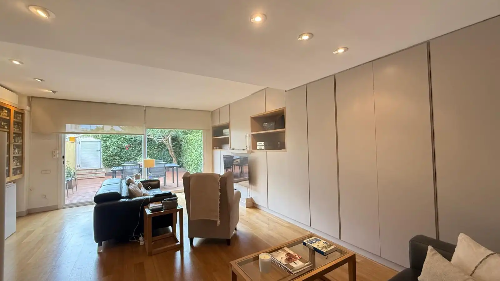 Sala de estar de Casa adosada en venta en Palafrugell con Aire acondicionado, Calefacción y Jardín privado