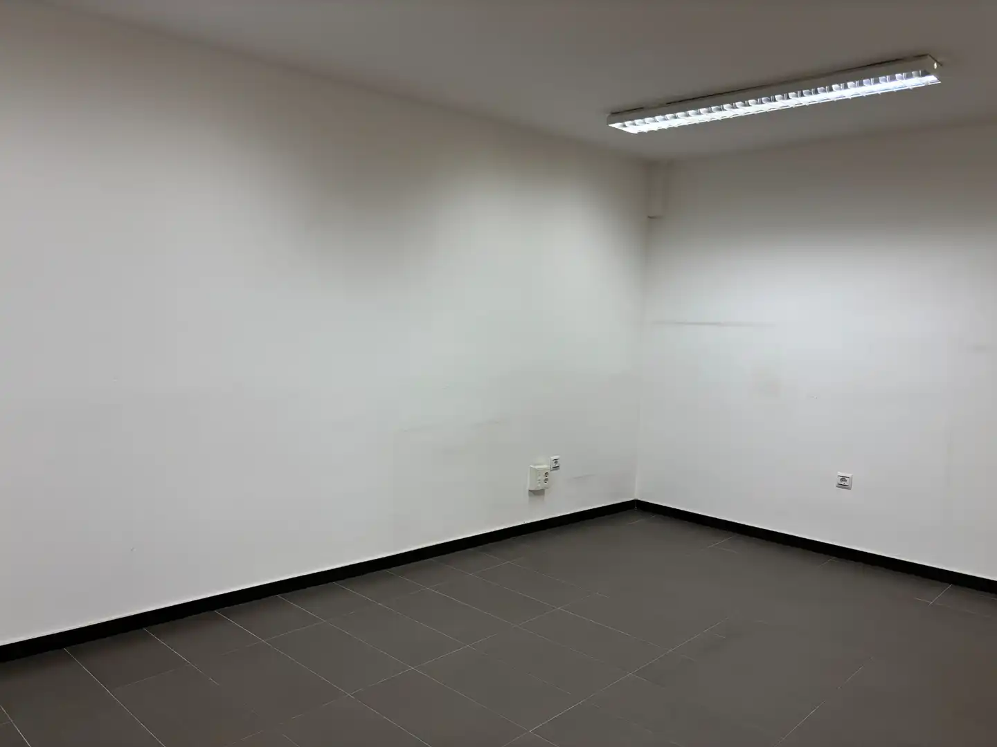Büro zur Miete in Mollerussa mit Klimaanlage, Heizung und Alarm