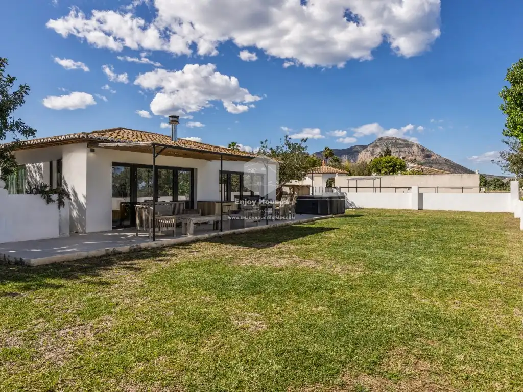Houses for sale in Camino Tarraulla, Partides comunes - Adsubia