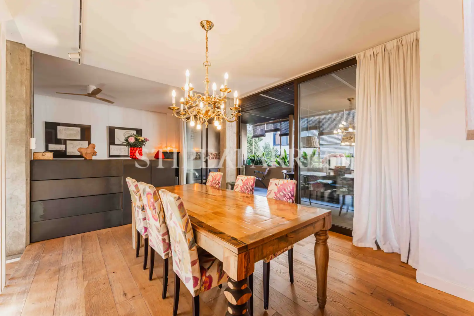 Comedor de Casa adosada en venta en Barcelona con Aire acondicionado, Calefacción y Jardín privado
