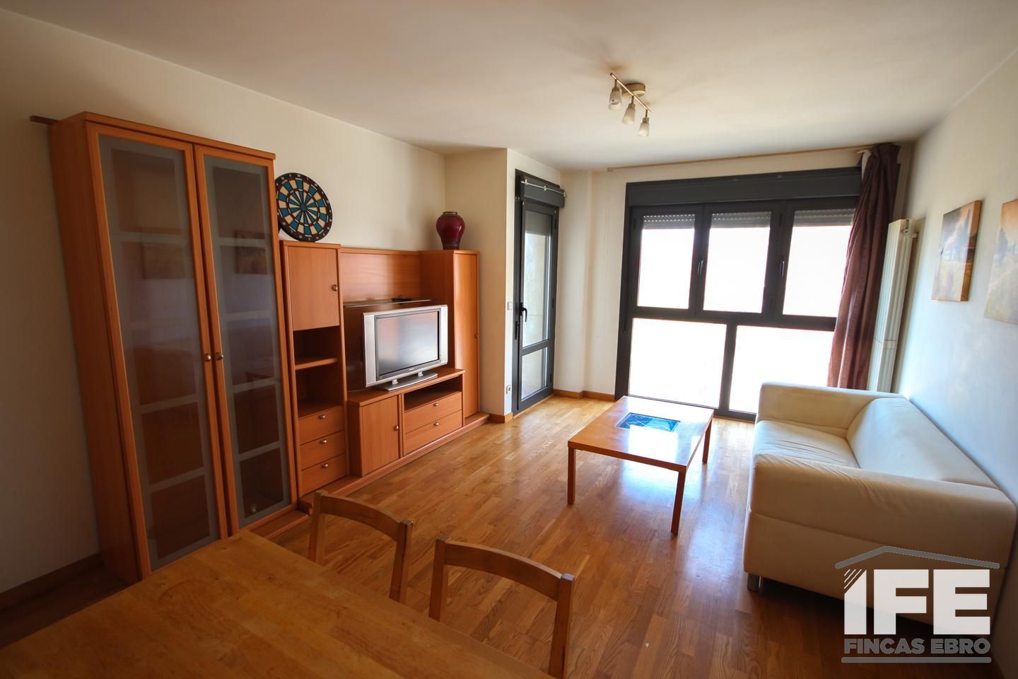 Sala d'estar de Pis en venda en Castejón (Navarra) amb Calefacció i Moblat