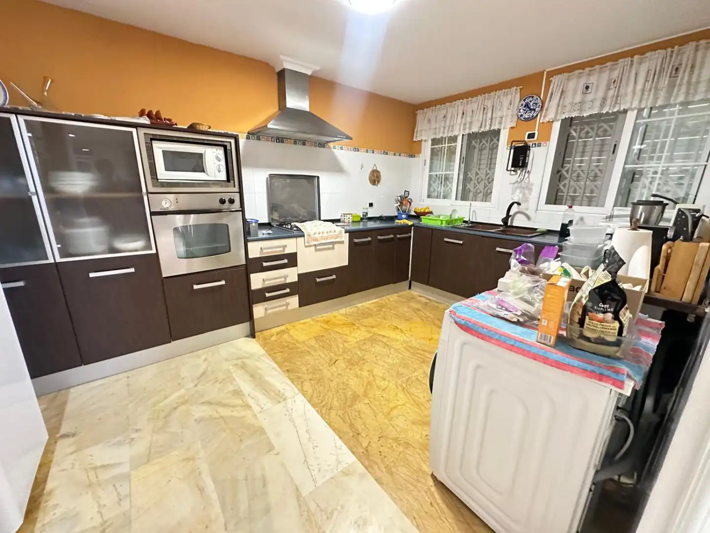 Cuina de Casa adosada en venda en Castellón de la Plana / Castelló de la Plana amb Aire condicionat, Calefacció i Terrassa