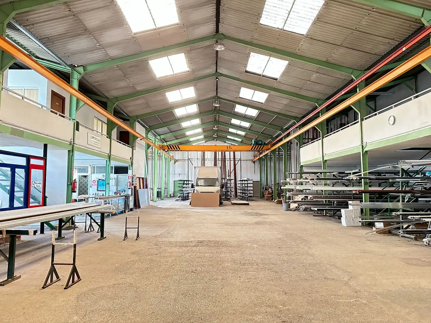 Vista exterior de Nave industrial en venta en Cartes