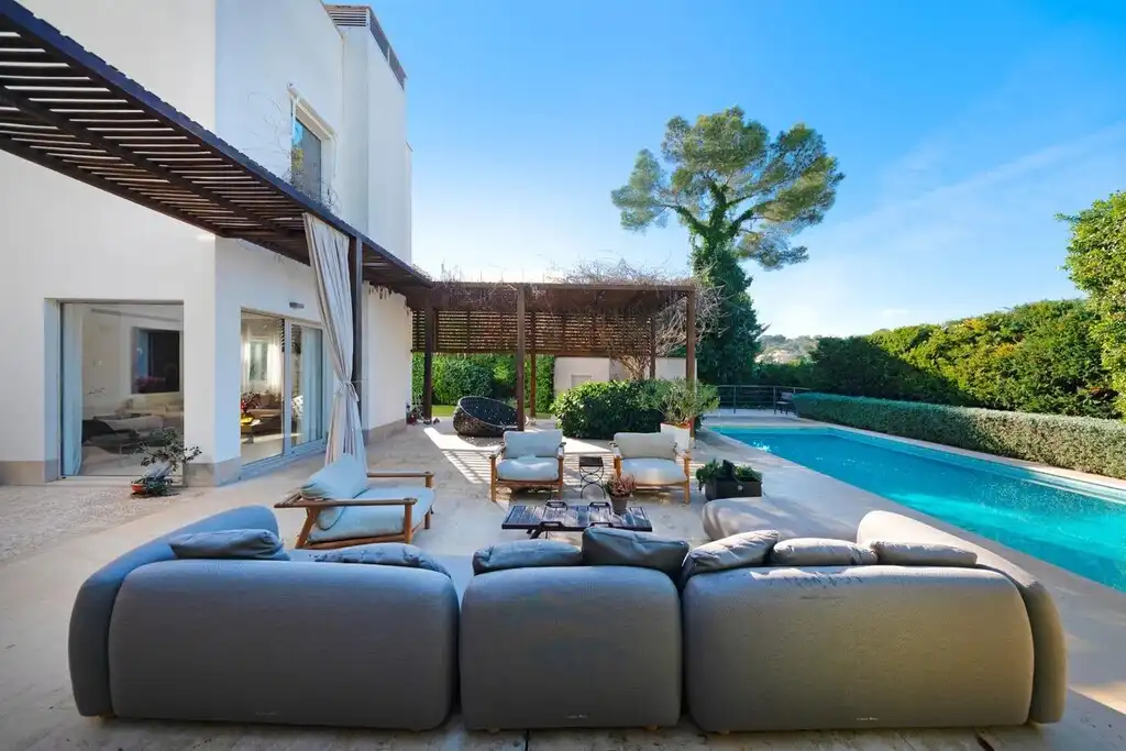 Villa mit Pool zum Verkauf in Portals Nous
