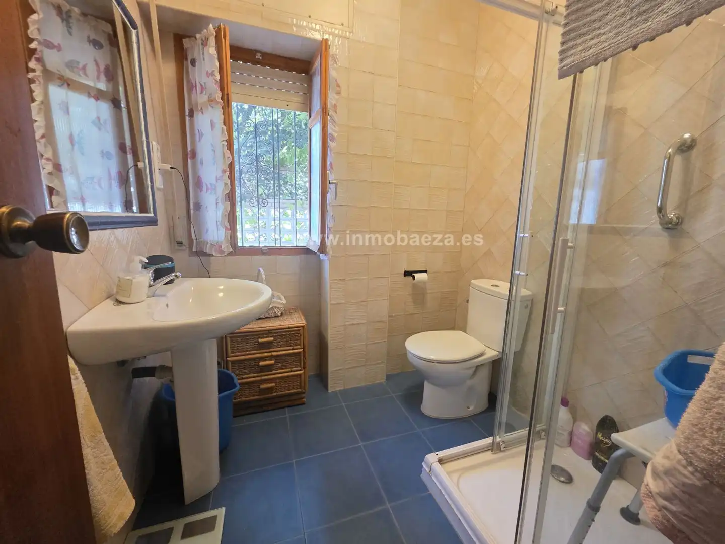 Bathroom of Houses for sale in Baeza  with Terrace, Storage room and Balcony