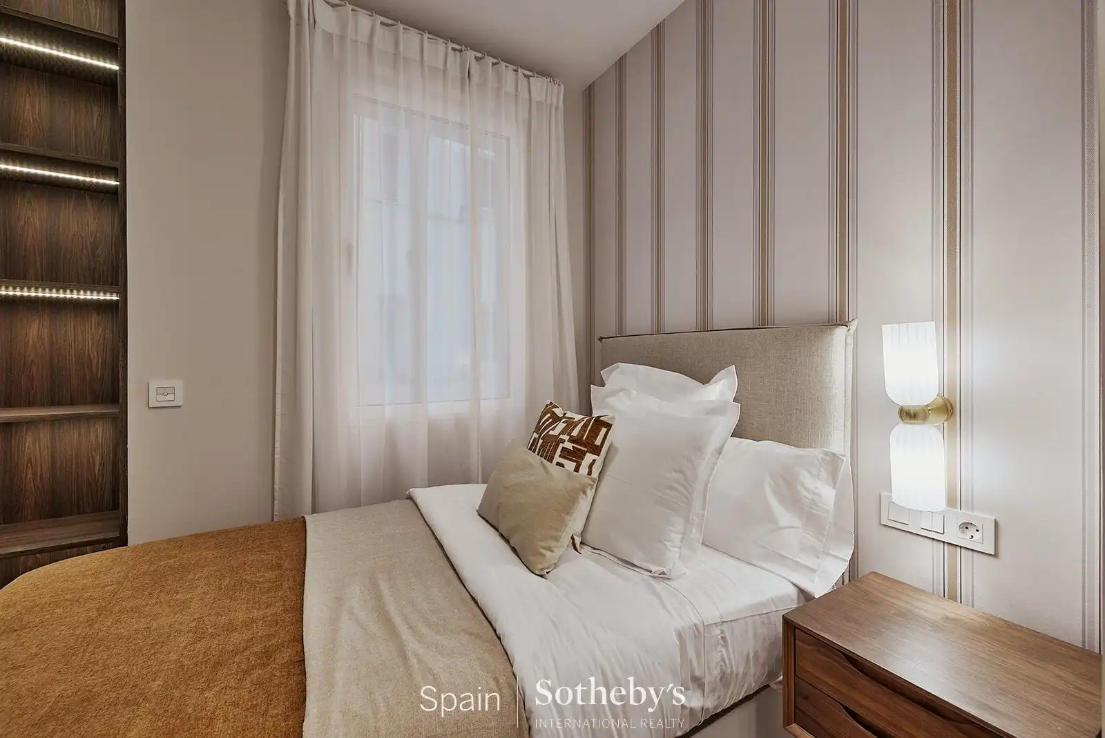 Dormitori de Apartament en venda en Madrid amb Aire condicionat i Calefacció