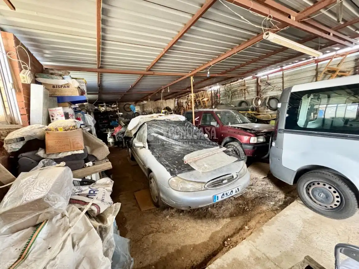 Parkplatz von Haus oder Chalet zum Verkauf in Valdeavero mit Heizung und Schwimmbad