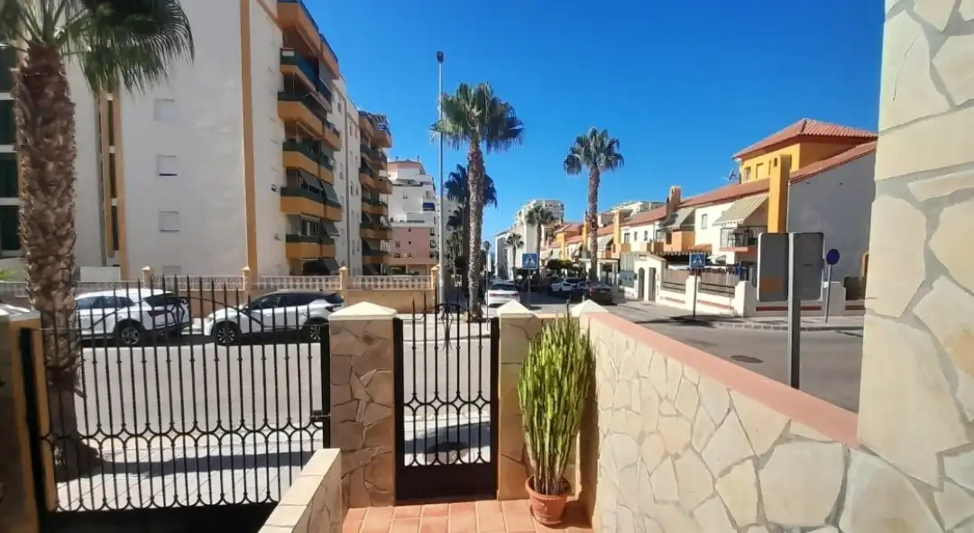 Xalet amb terrassa en venda a Calle Amapola 25, imagen 5