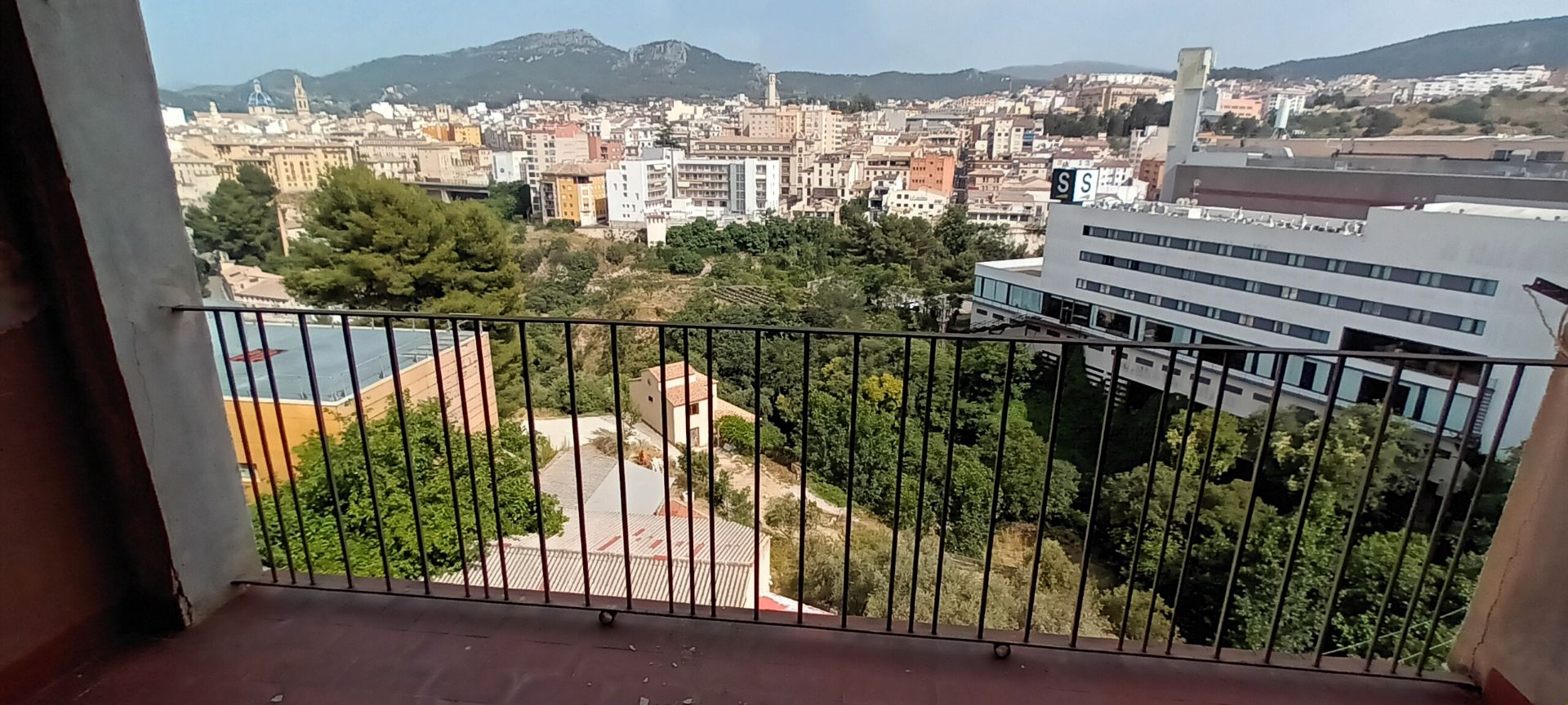 Vista exterior de Pis en venda en Alcoy / Alcoi amb Calefacció i Balcó
