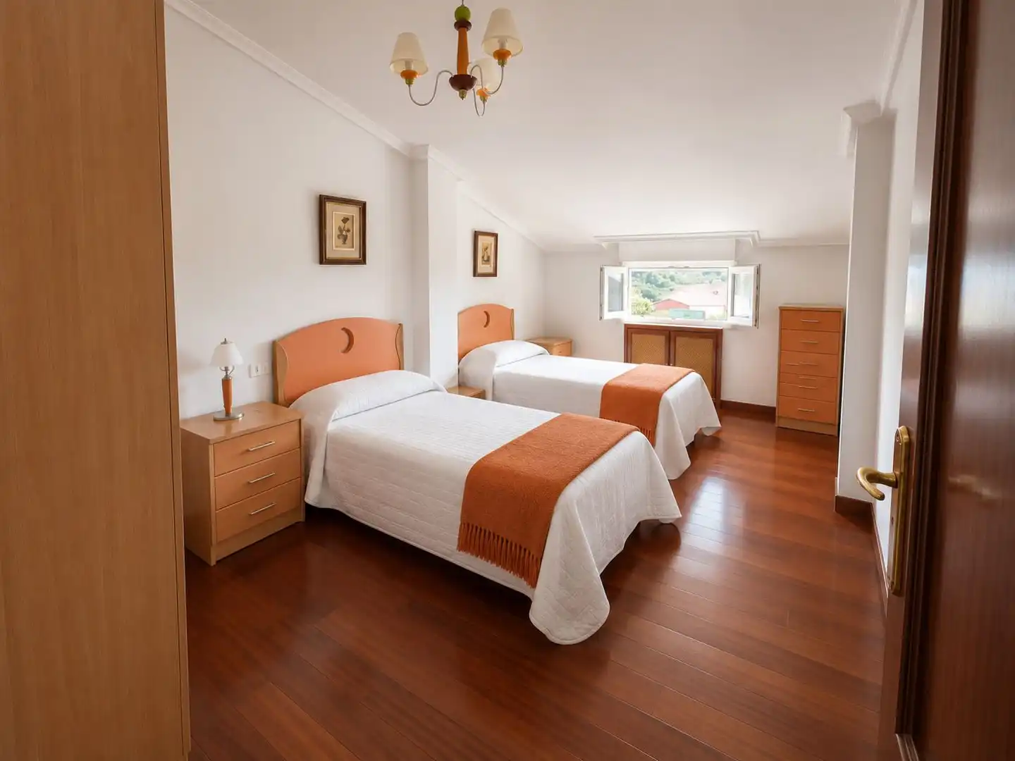 Habitación de Casa adosada en venta en Ruesga con Calefacción, Amueblado y Balcón