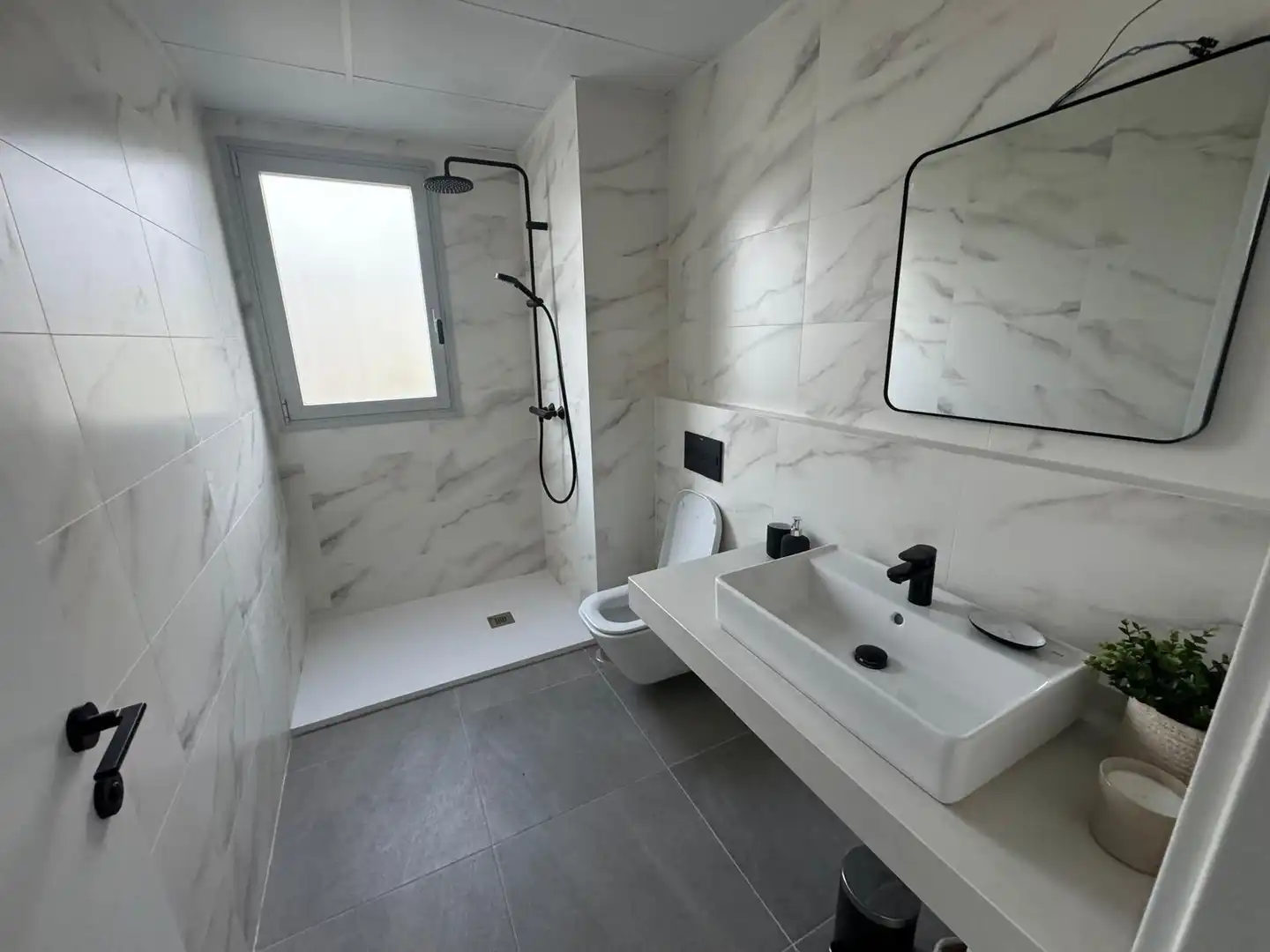 Bathroom of Ground floor for sale in Málaga  with Air Conditioner, Heating and Terrace