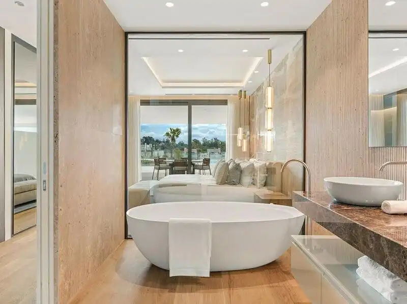 Bathroom of Ground floor for rent in Marbella  with Air Conditioner, Heating and Terrace