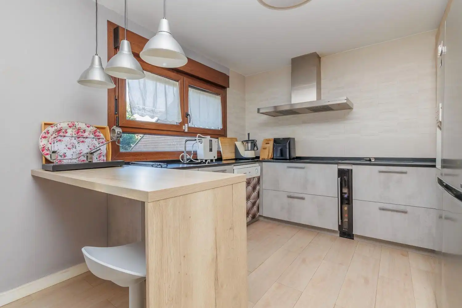 Cuina de Casa o xalet en venda en Madrid amb Aire condicionat, Calefacció i Jardí privat