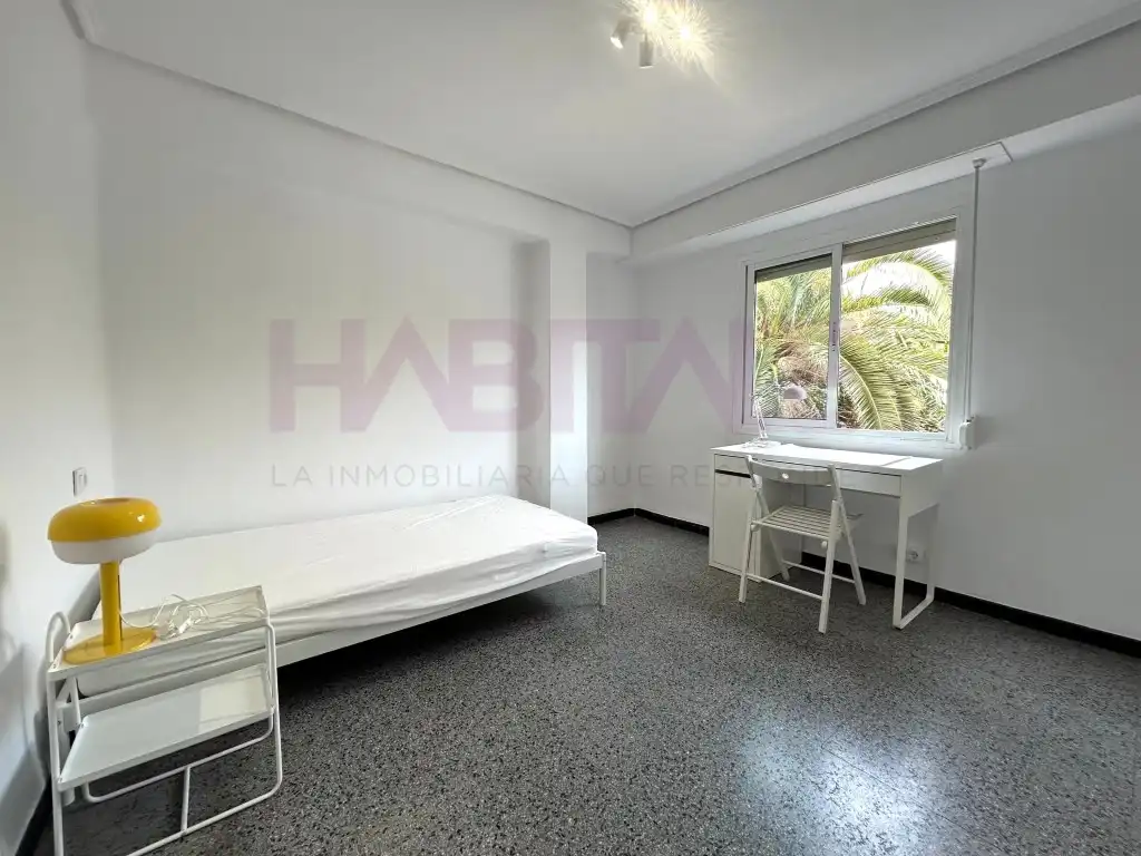 Bedroom of Flat for rent in Valencia  with Furnished
