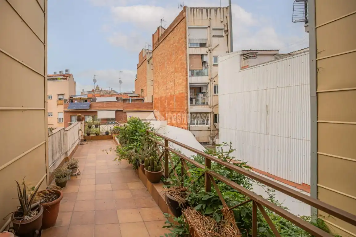Casa aparellada amb terrassa en venda a Centre - Can Nadal, imagen 14