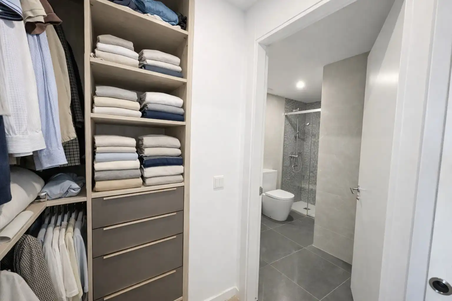 Baño de Piso en venta en Valencia con Aire acondicionado, Calefacción y Jardín privado