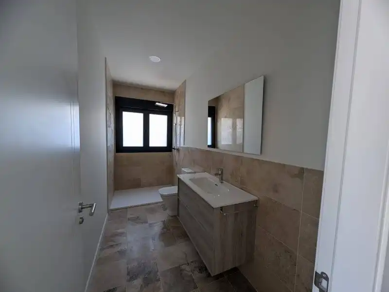 Baño de Casa adosada en venta en El Espinar con Calefacción y Terraza