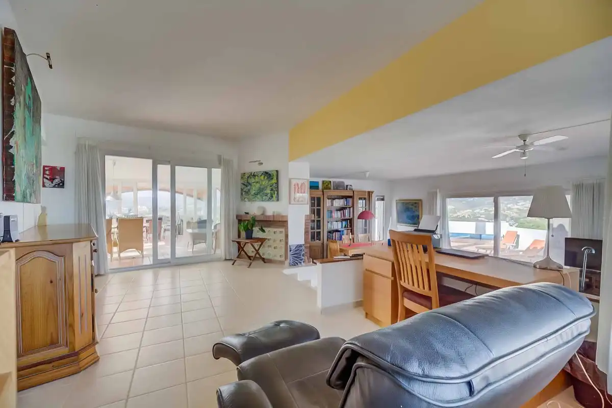 Sala de estar de Casa o chalet en venta en Mijas con Aire acondicionado, Calefacción y Jardín privado