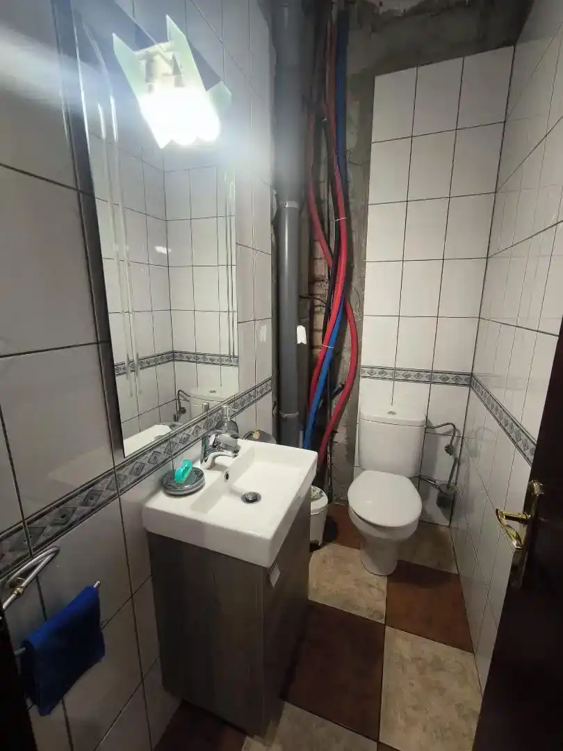 Baño de Casa adosada en venta en Figueres con Aire acondicionado, Trastero y Horno