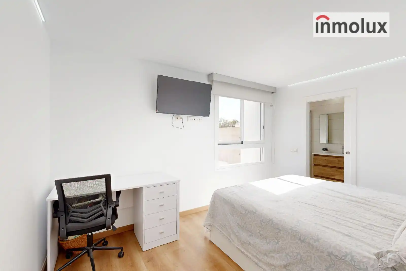 Bedroom of Attic for sale in Mutxamel  with Air Conditioner, Terrace and Storage room