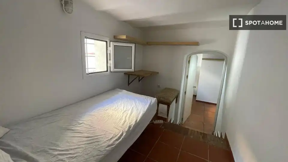 Habitación de Piso de alquiler en Sevilla con Aire acondicionado, Calefacción y Amueblado
