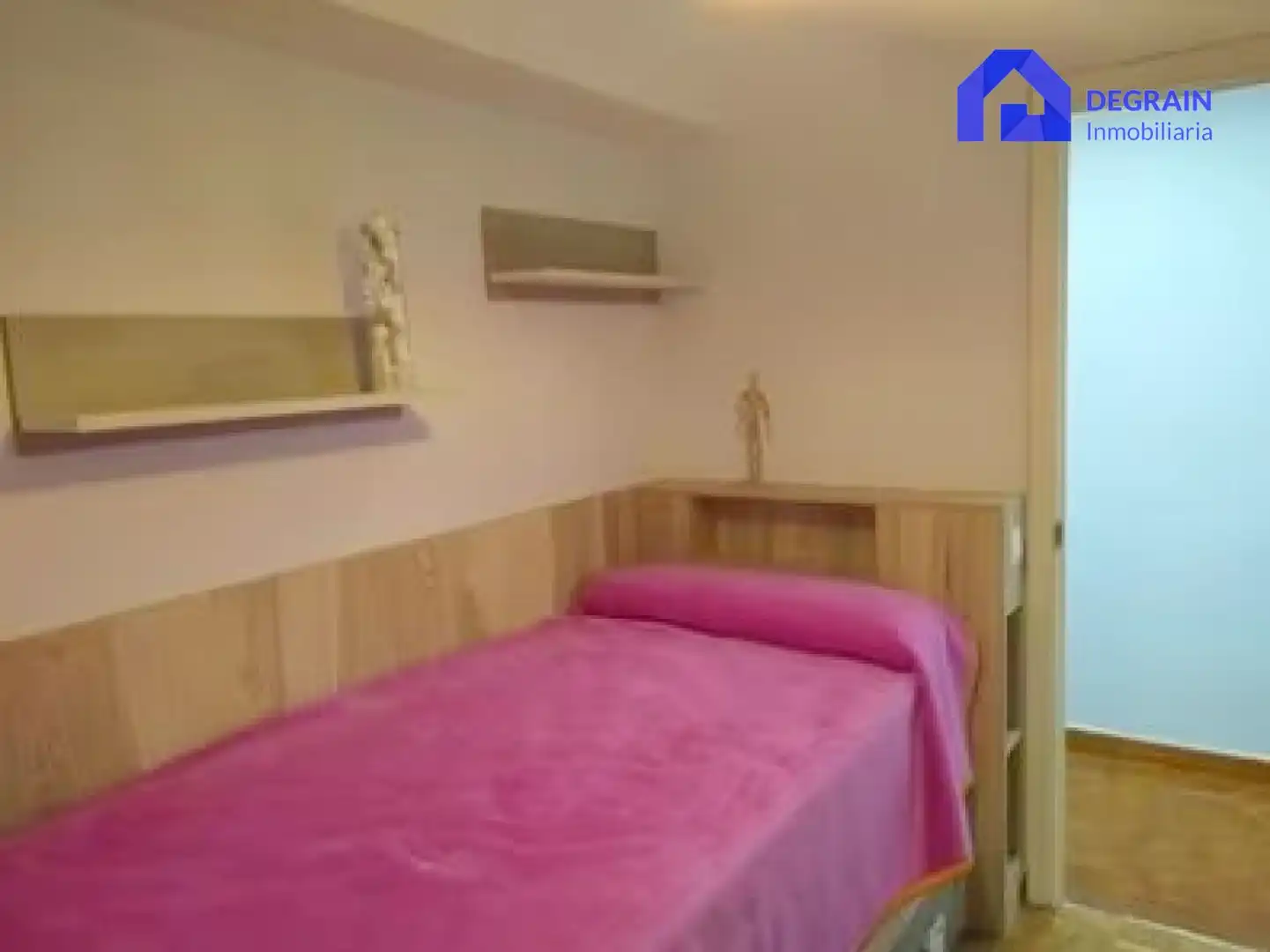 Schlafzimmer von Wohnung zur Miete in Oviedo  mit Möbliert