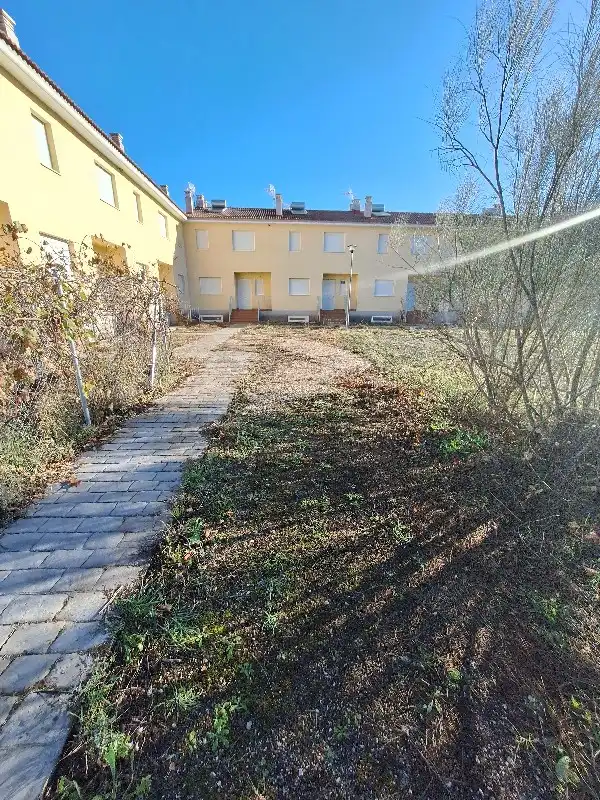 Detached homes for sale in FUENTE, Albalate de Zorita