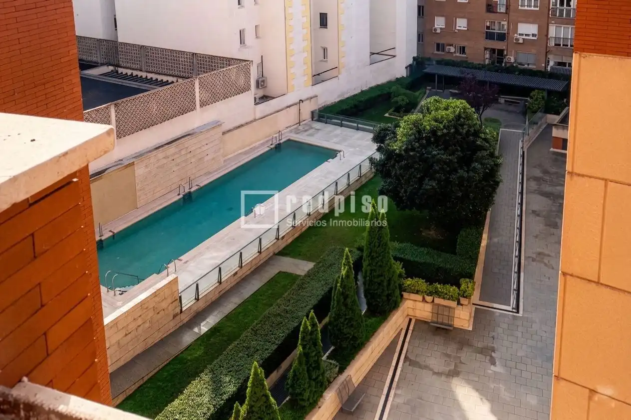 Schwimmbecken von Wohnung zur Miete in Madrid mit Schwimmbad