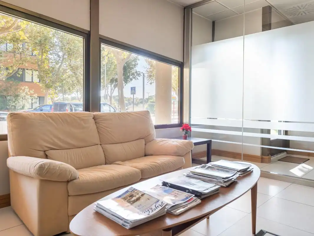 Living room of Commercial properties for rent in Pozuelo de Alarcón  with Air Conditioner and Heating
