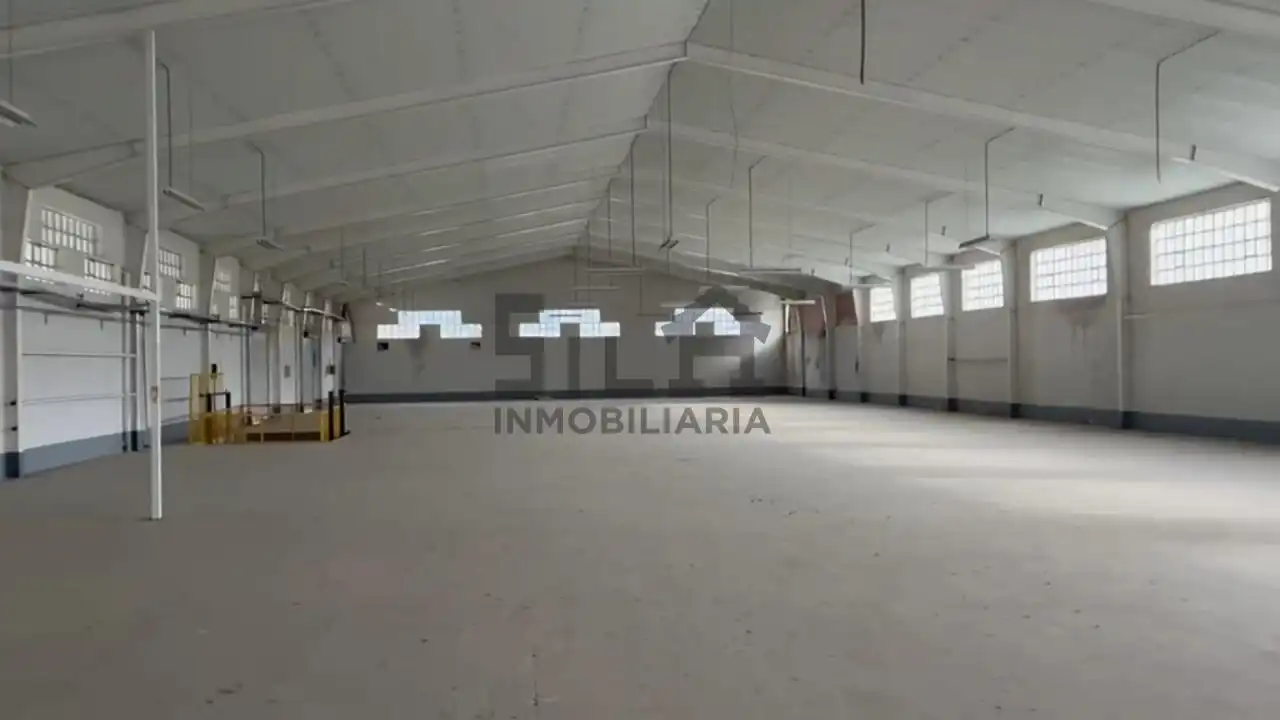 Nau industrial en venda en Ourense Capital 