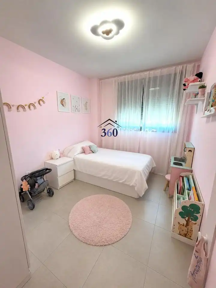 Habitación de Piso en venta en Cáceres con Aire acondicionado, Terraza y Amueblado