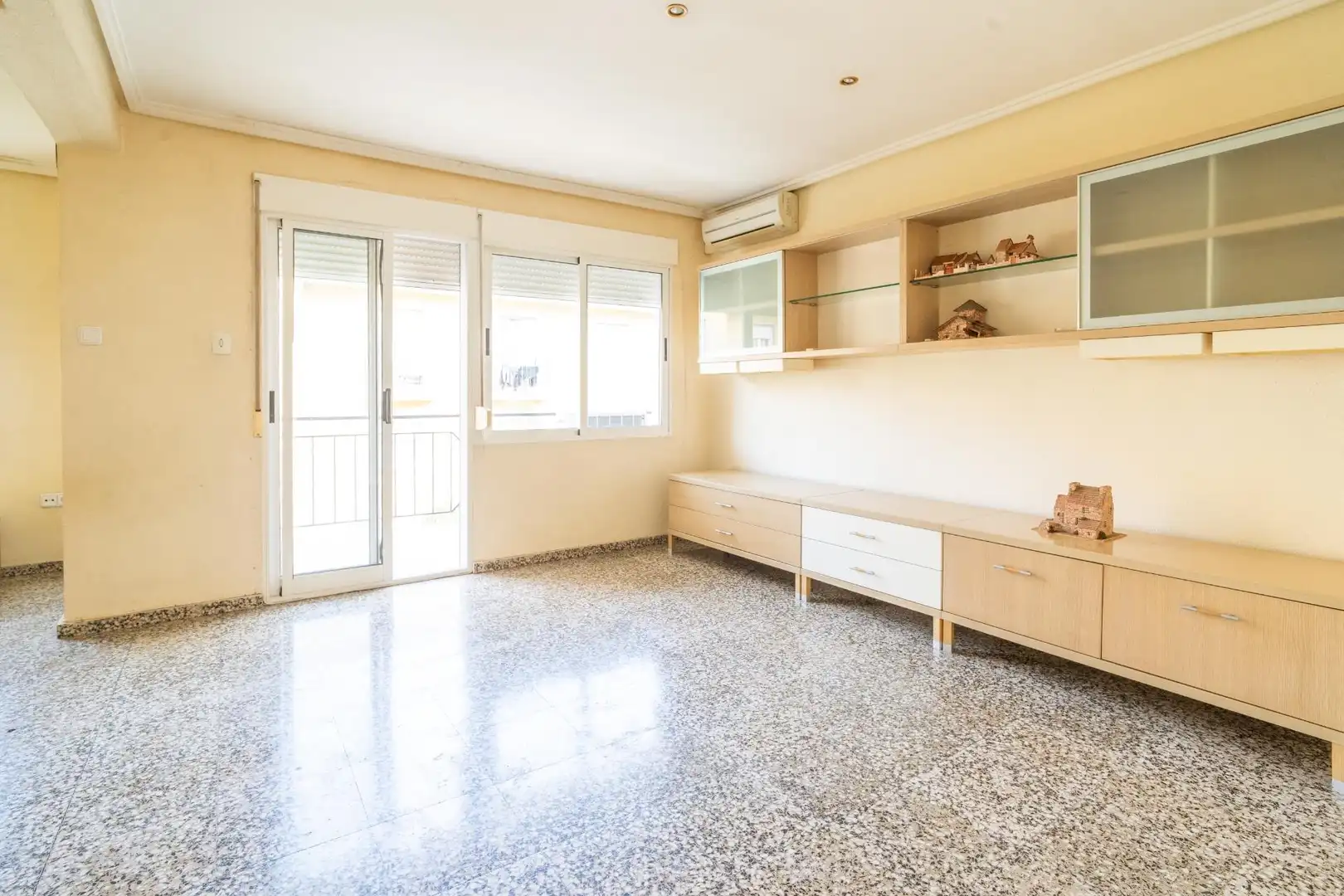 Wohnzimmer von Wohnung zum Verkauf in Cheste mit Klimaanlage und Balkon