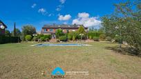 Jardí de Casa o xalet en venda en L'Ametlla del Vallès amb Aire condicionat, Terrassa i Piscina