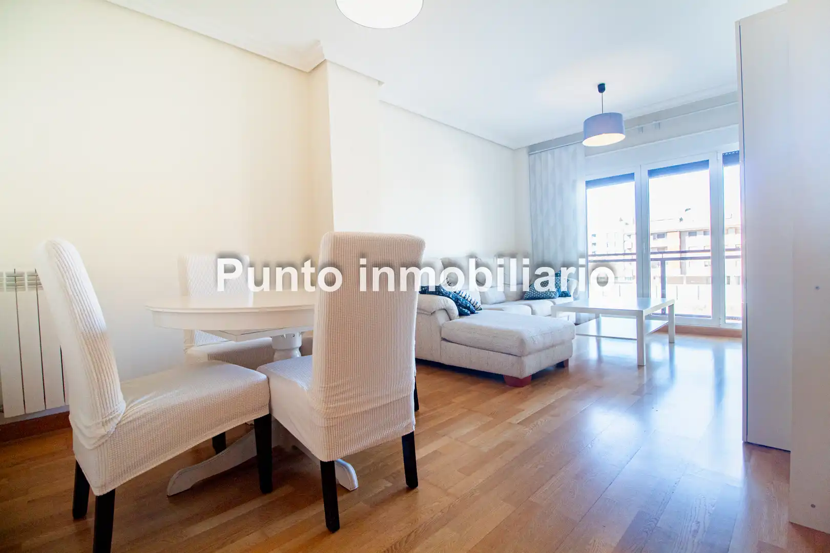 Living room of Flat for sale in Arroyo de la Encomienda  with Heating, Parquet flooring and Storage room