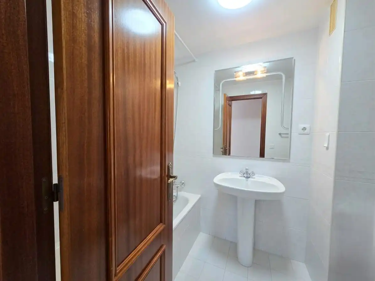Badezimmer von Wohnung zum Verkauf in Rincón de la Victoria mit Klimaanlage, Terrasse und Möbliert