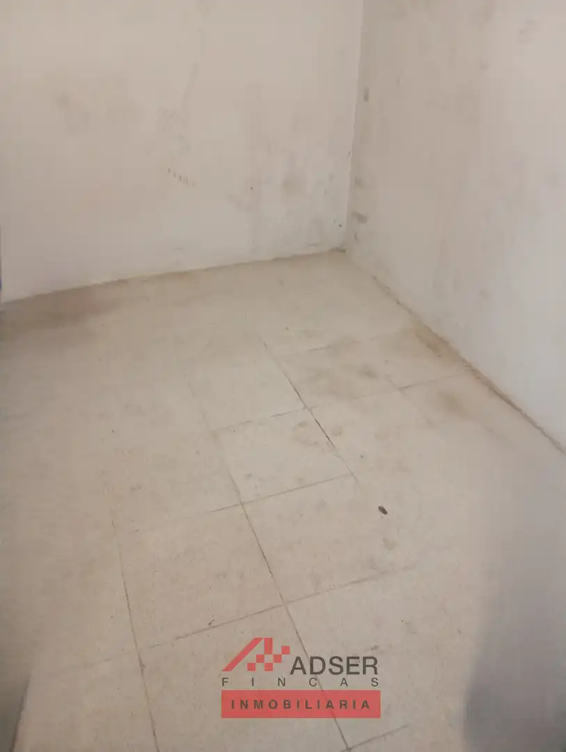 Piso en venta en Lardero con Calefacción, Parquet y Trastero
