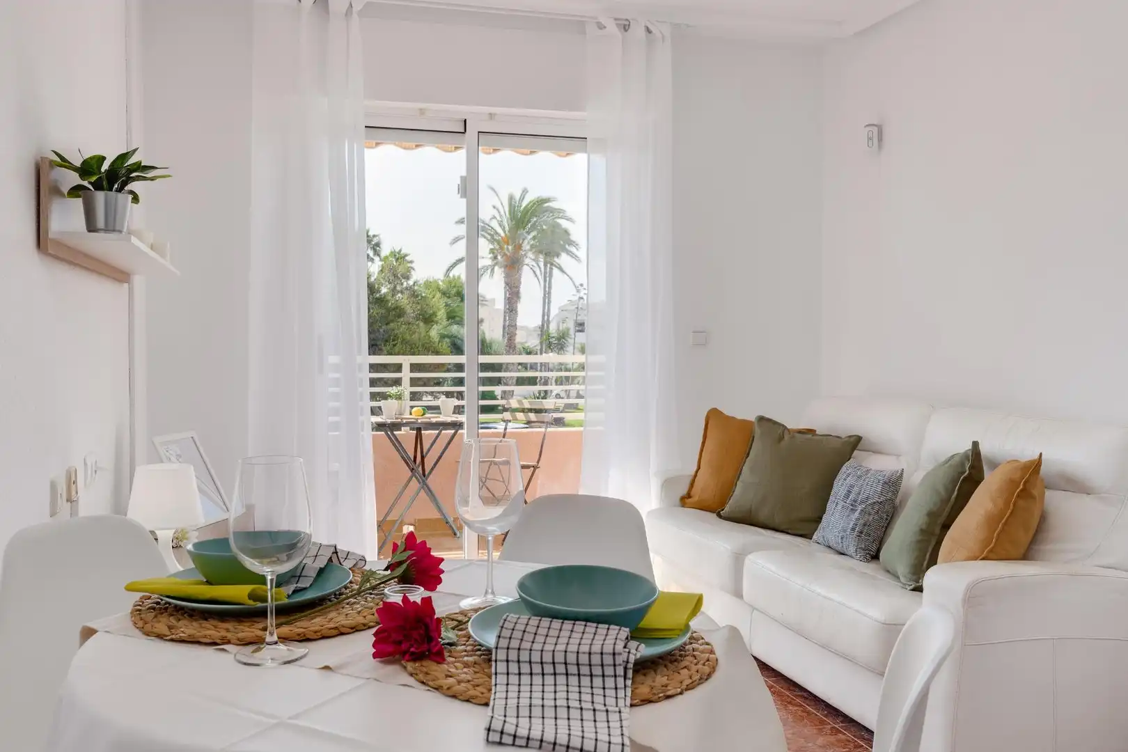 Comedor de Apartamento en venta en Torrevieja con Terraza, Amueblado y Piscina comunitaria