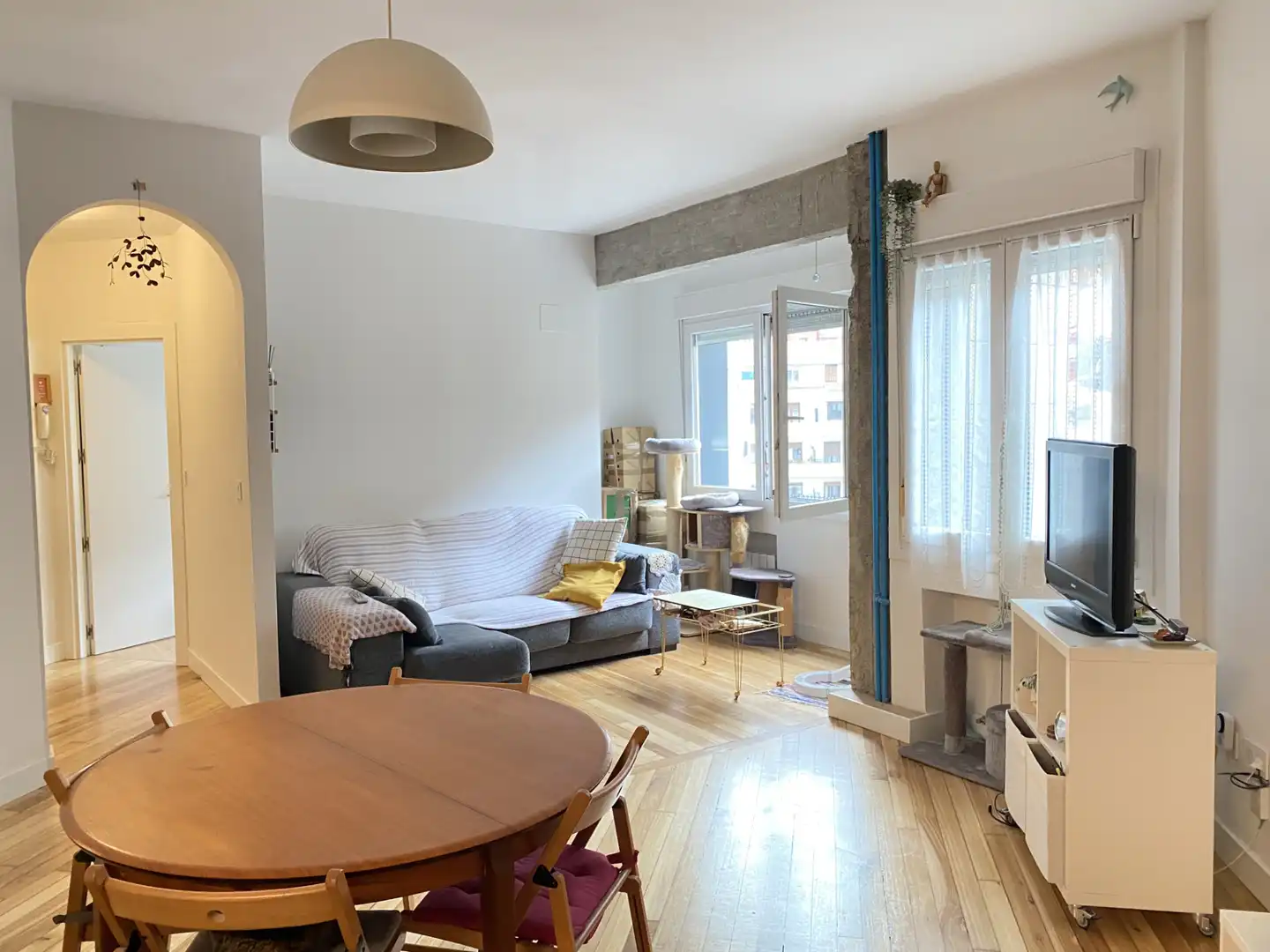 Sala d'estar de Pis en venda en Bilbao  amb Calefacció i Moblat