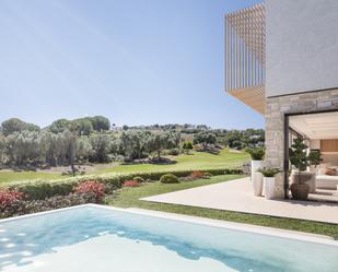 Jardí de Casa adosada en venda en Mijas amb Aire condicionat, Terrassa i Piscina